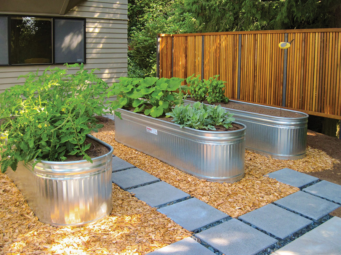 Raised Garden Bed in tub